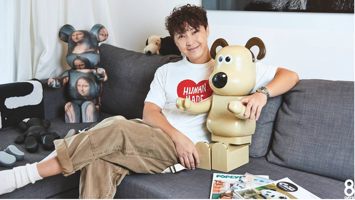 Featured On 8 Days: Jeffrey Xu’s S$800K Condo Is Filled With Designer Toys, Cool Artwork & ‘Mementos’ From Fights With Girlfriend Felicia Chin